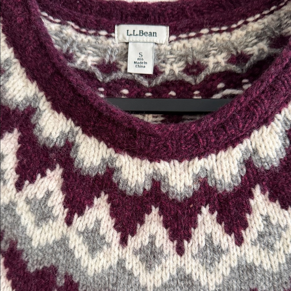 L.L. Bean Women's Burgundy 100% Lambswool Sweater Womens Small
Bundle discount - Picture 2 of 5